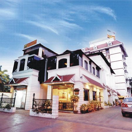 Yuvarani Residency Коччи Экстерьер фото