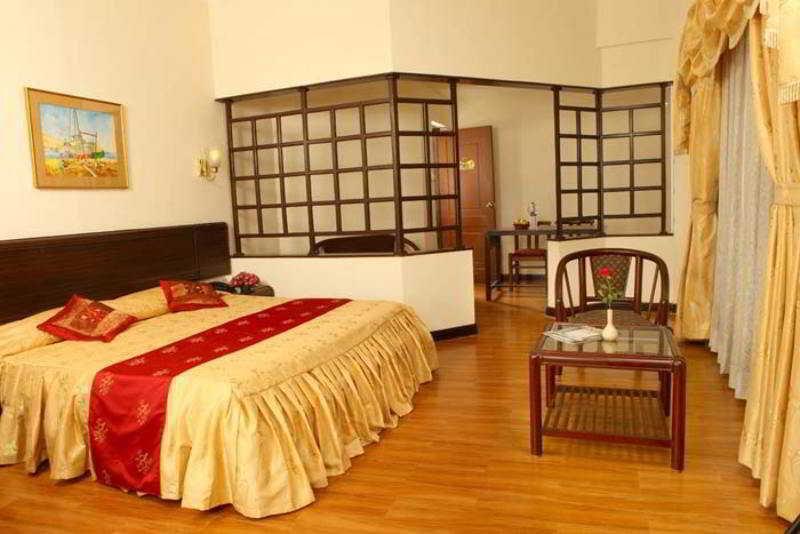 Yuvarani Residency Коччи Экстерьер фото