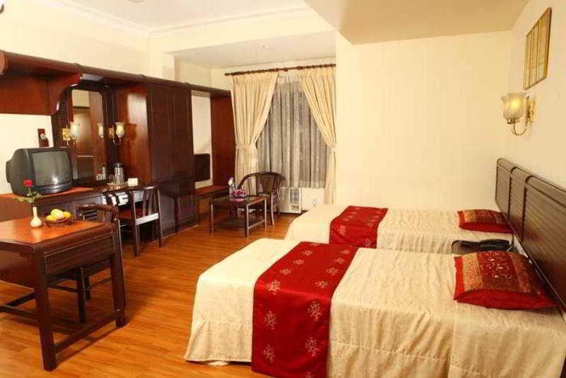 Yuvarani Residency Коччи Экстерьер фото